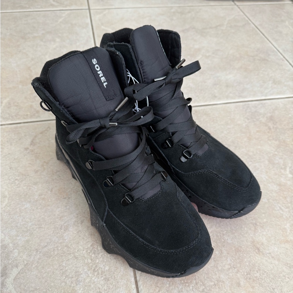Sorel Kinetic Impact Conquest Aurora Boots nwot Women’s Shoes Boot Black Size 11 - Picture 2 of 12
